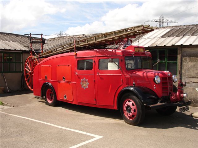 GJJ 833 Austin K4 Punp Escape