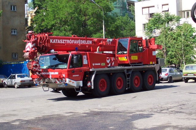 Budapest Fire department Faun crane 