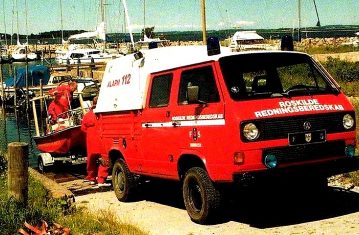 Volkswagen and boat trailer Roskilde FB 