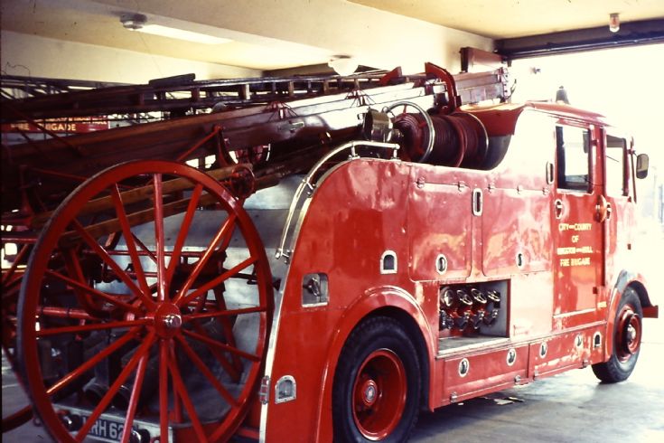 1952 AEC REGENT PE MRH629 Hull FB