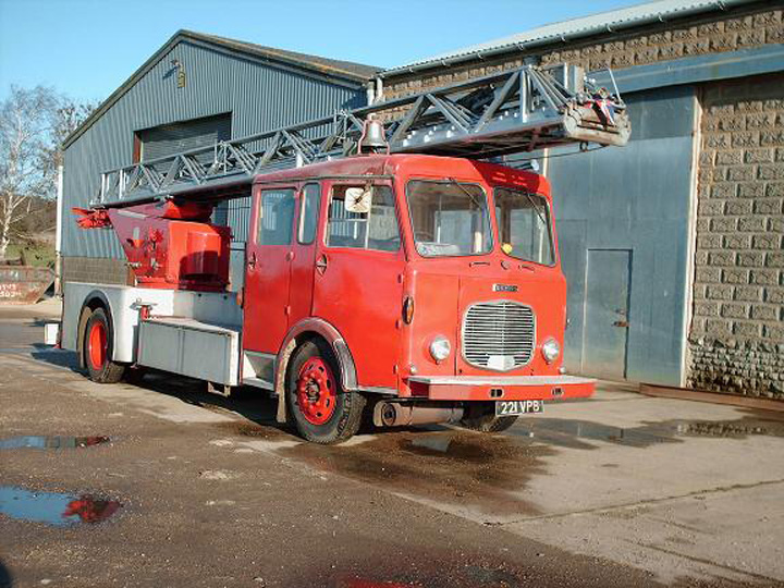 Dennis F27
