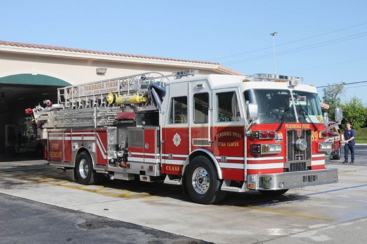 Fire Engines Photos Pembroke Pines Fd Florida Usa Sutphen 1255