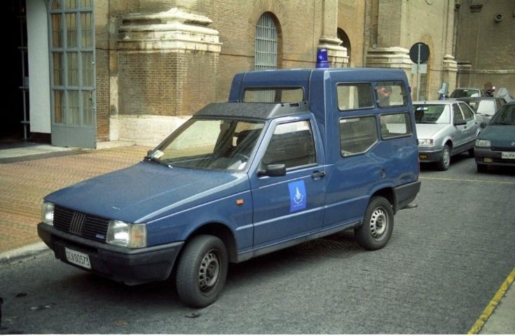 Fiat Fiorino license plate SCV00573 from the Vatican City Fire brigade