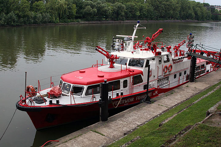 Fire brigade (Feuerwehr) boat Frankfurt, Germany