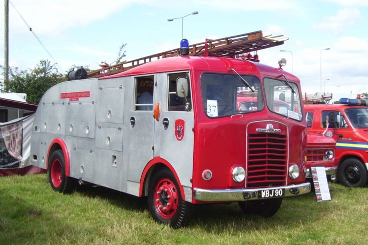 Fire Engines Photos - 1957 Bedford AAL Water Tender.