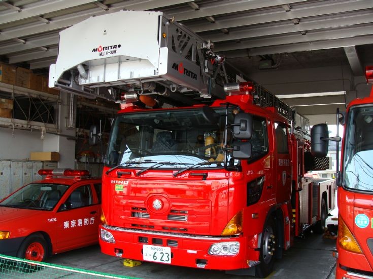 Tokyo Fire Department Hino TL30