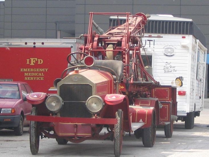 1927 American LaFrance water tower