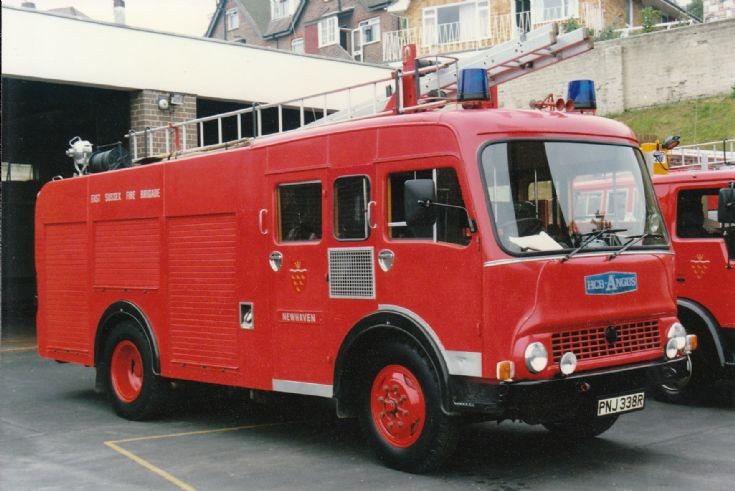Bedford TKEL PNJ 338R