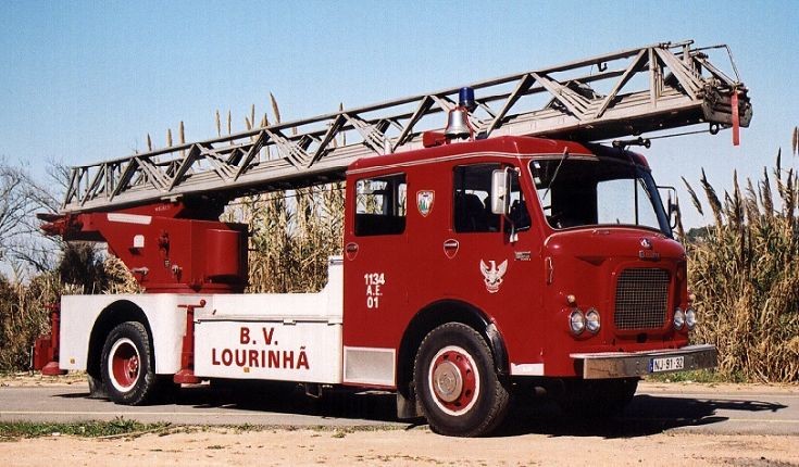 Auto escada BOMBEIROS LOURINHÃ-PORTUGAL