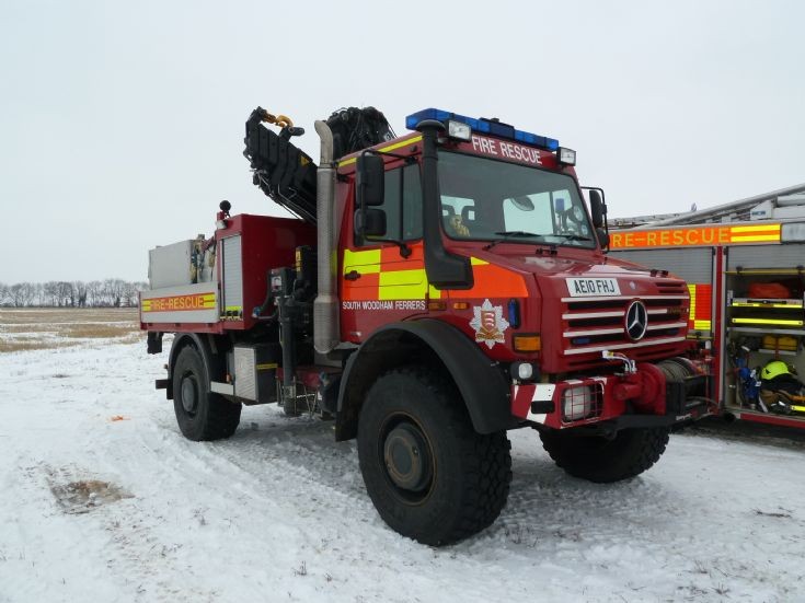 Fire Engines Photos Essex Fire And Rescue Mb Unimog 6110