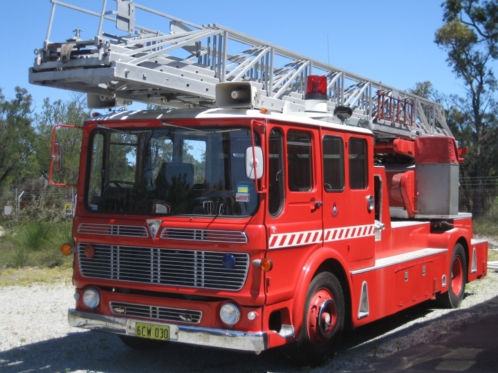 AEC TGM Merryweather 100 ' TTL 1976 