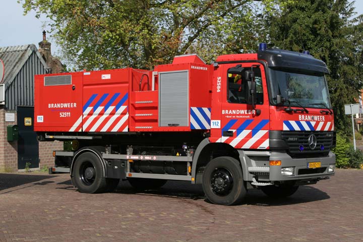 Fire Engines Photos Prime Mover Mercedes Actros At Laren Fire Station 4105