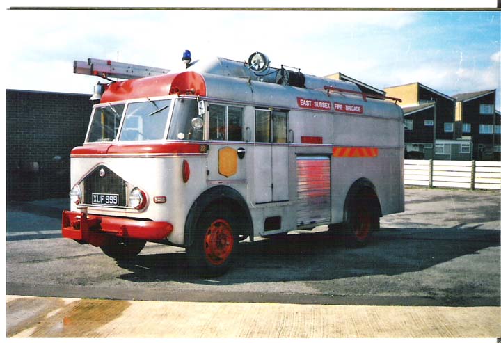 1956 Bedford Emergency Tender(XUF 999).