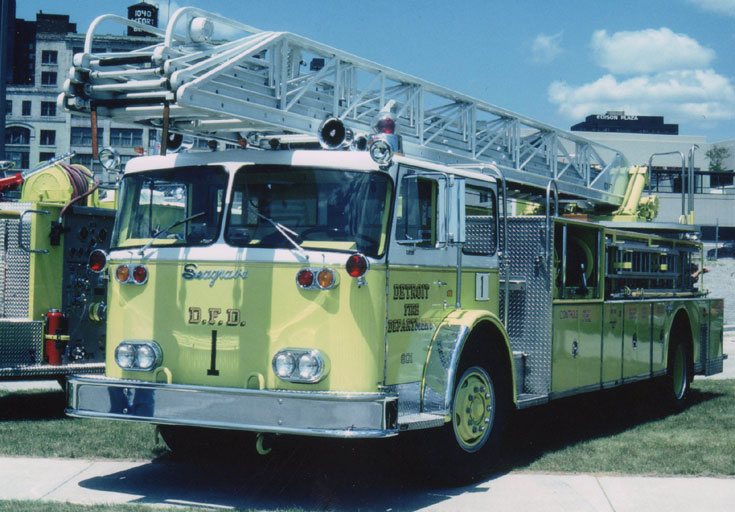 Detroit Fire Department 1982 Seagrave Ladder