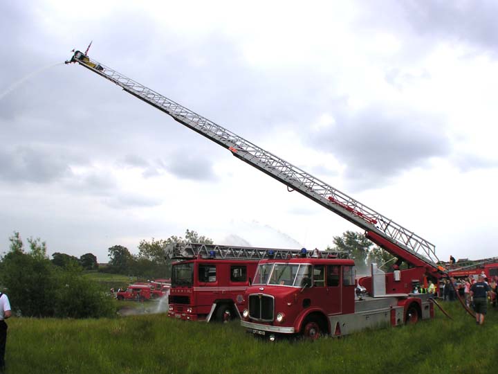1966 AEC MERRYWEATHER TURNTABLE LADDER.